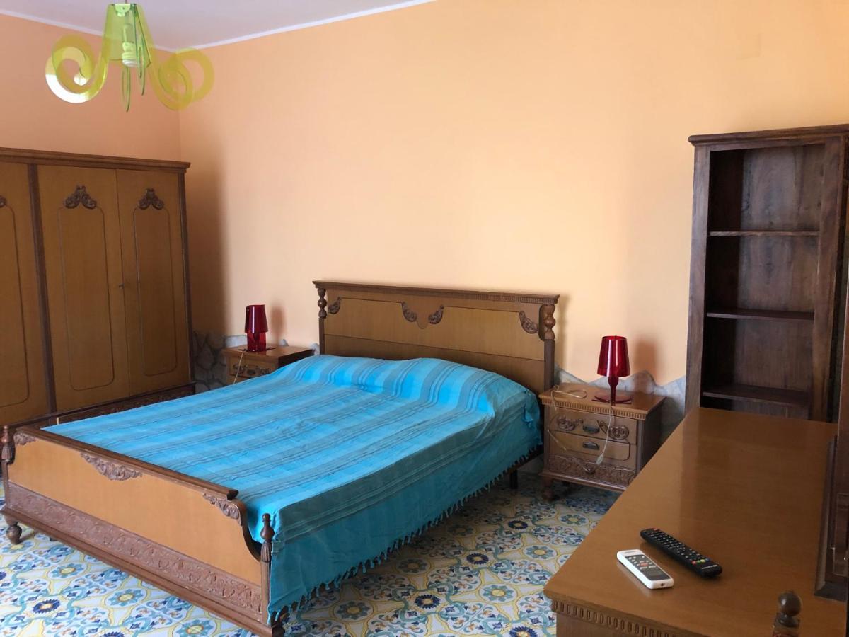 B&B Villa Zia Febronia Patti Exteriér fotografie