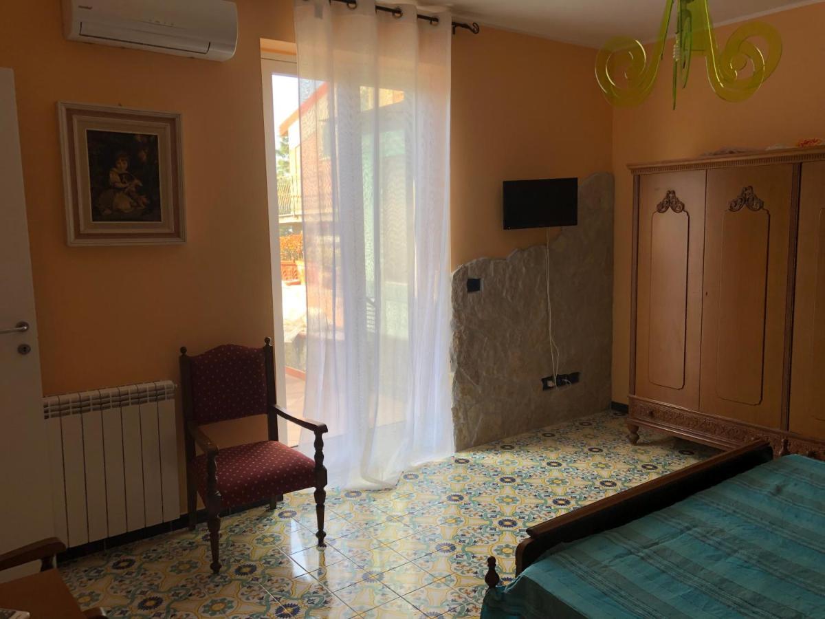 B&B Villa Zia Febronia Patti Exteriér fotografie