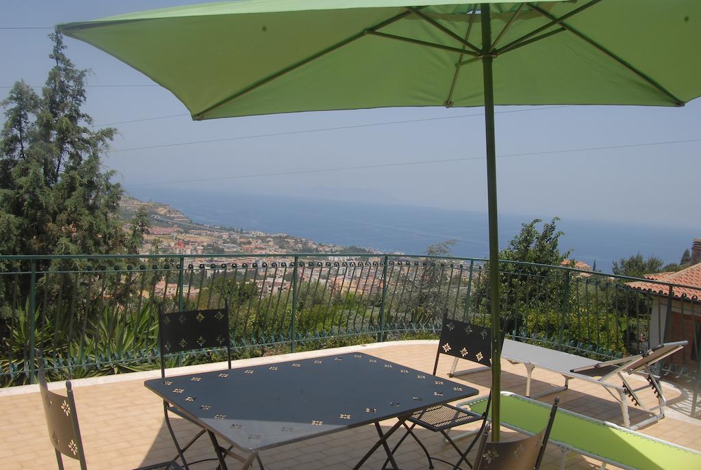 B&B Villa Zia Febronia Patti Exteriér fotografie