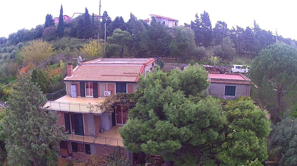 B&B Villa Zia Febronia Patti Exteriér fotografie