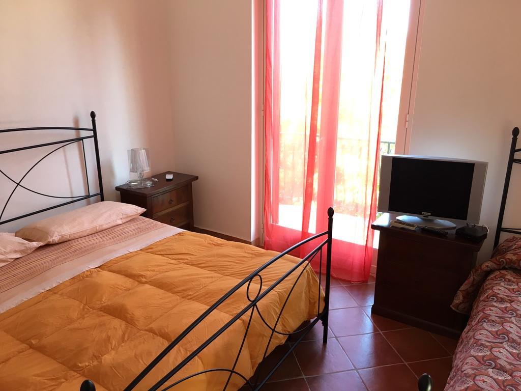 B&B Villa Zia Febronia Patti Exteriér fotografie